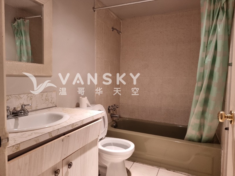 250226041549_3 bath.jpg